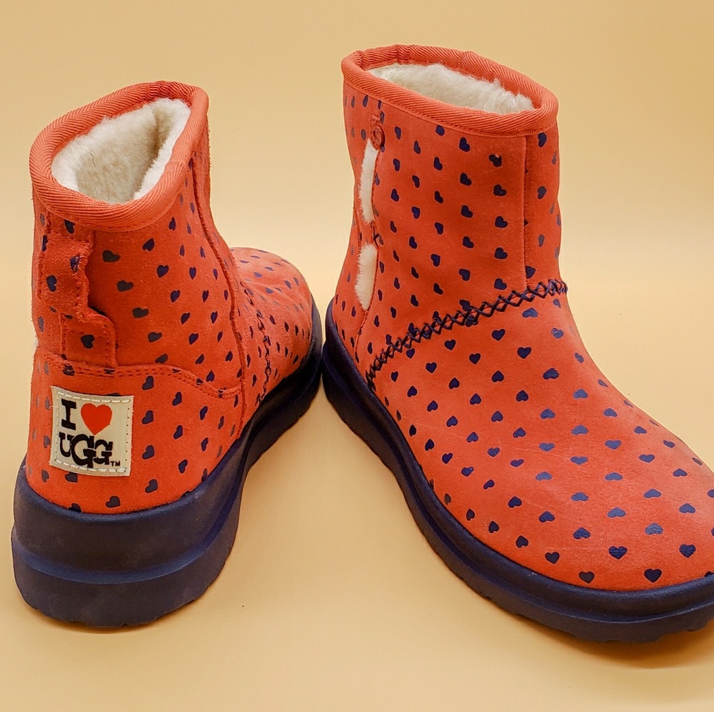 UGG boots orange-red heart. Women size 7